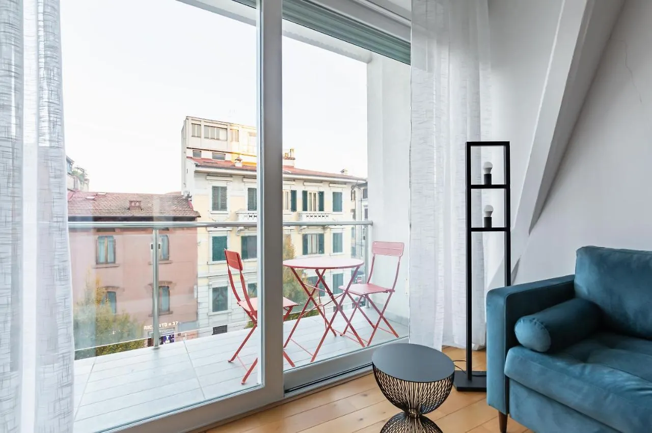 Florence Statuto Bright And Modern Apartment