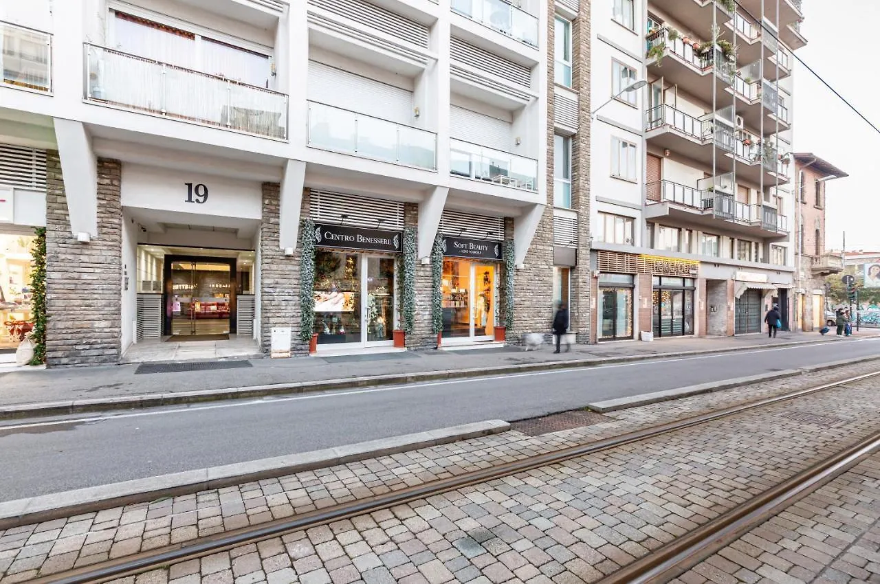 Florence Statuto Bright And Modern Apartment