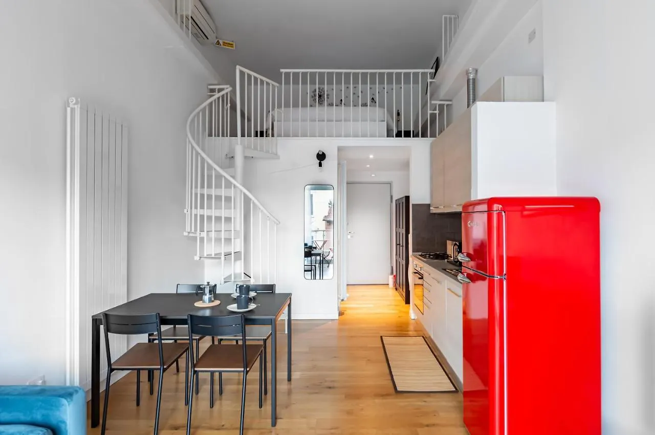 Florence Statuto Bright And Modern Apartment