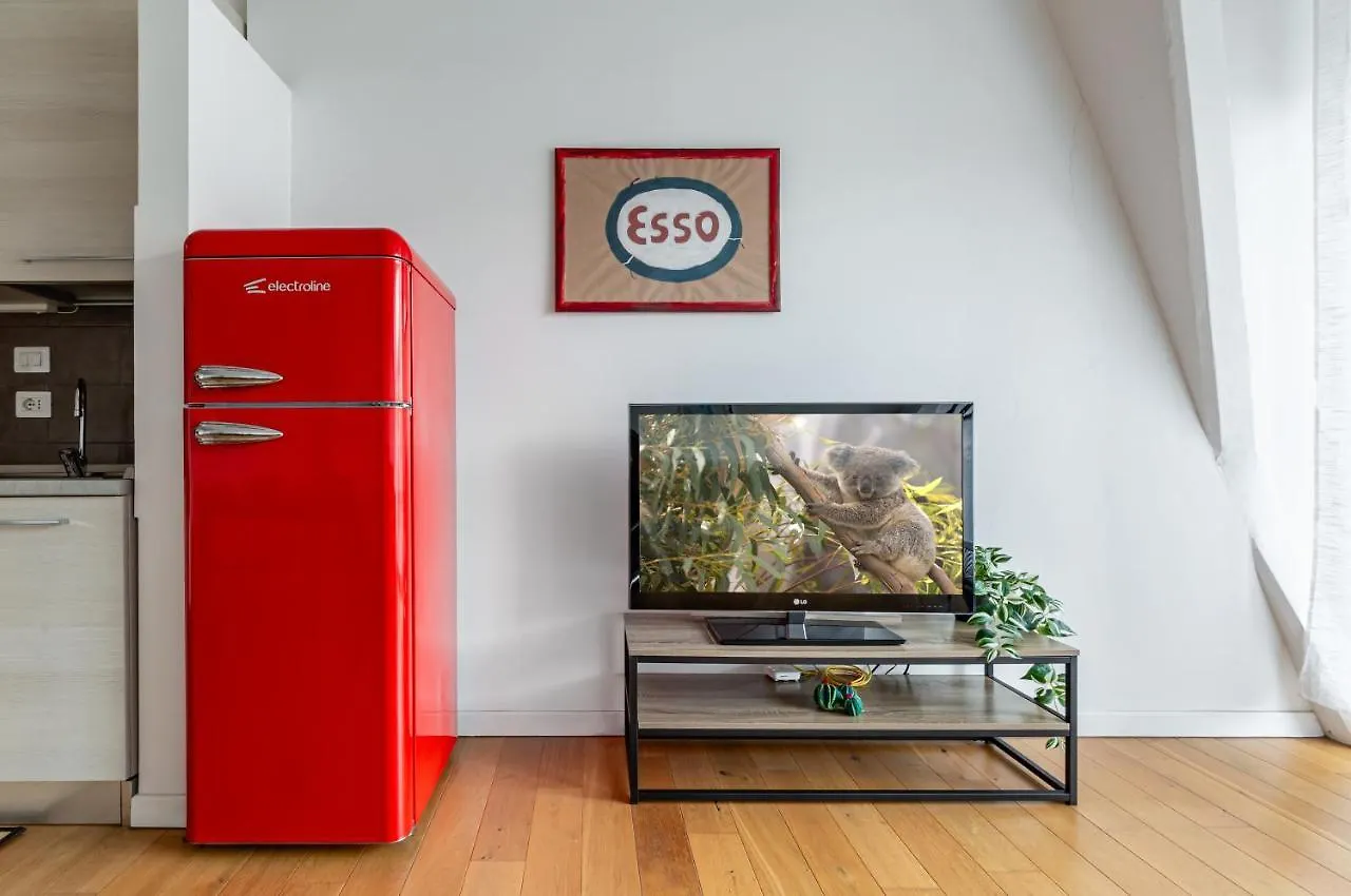 Florence Statuto Bright And Modern Apartment